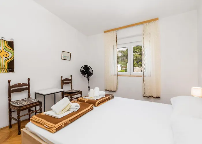 2 Bedroom Awesome In Pag Apartman Pag Town