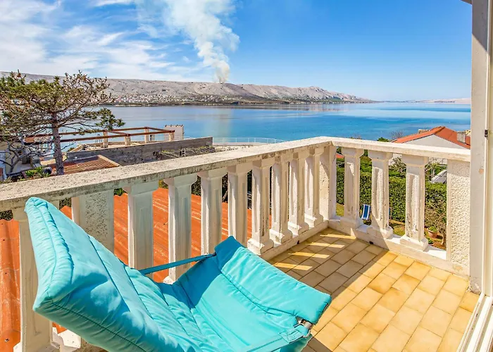 Appartement 2 Bedroom Awesome In Pag Pag Town