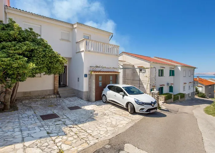 Appartement 2 Bedroom Awesome In Pag Pag Town