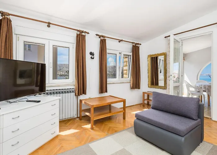 Apartman 2 Bedroom Awesome In Pag