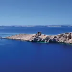 2 Bedroom Awesome In Pag *