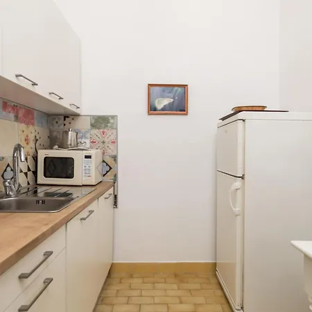 2 Bedroom Lovely In Pag דירה *