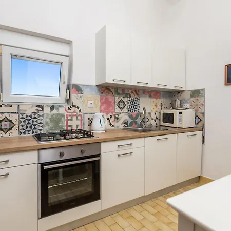 2 Bedroom Lovely In Pag * פג