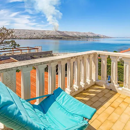 דירה 2 Bedroom Lovely In Pag פג