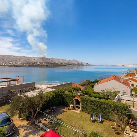 2 Bedroom Lovely In Pag * פג