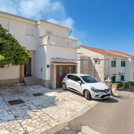דירה 2 Bedroom Lovely In Pag פג