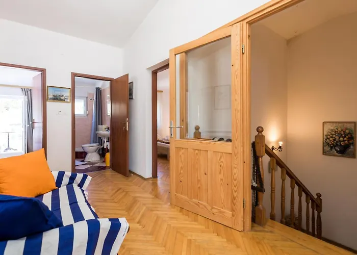 2 Bedroom Awesome In Pag Апартаменты *