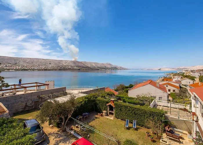 2 Bedroom Awesome In Pag * Pag Town